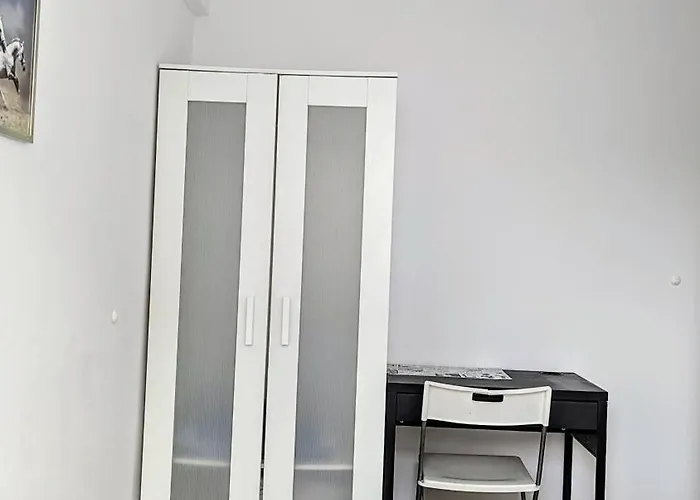 Ursus Rooms-Self Check-In